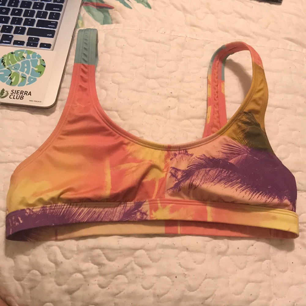 billabong swim top